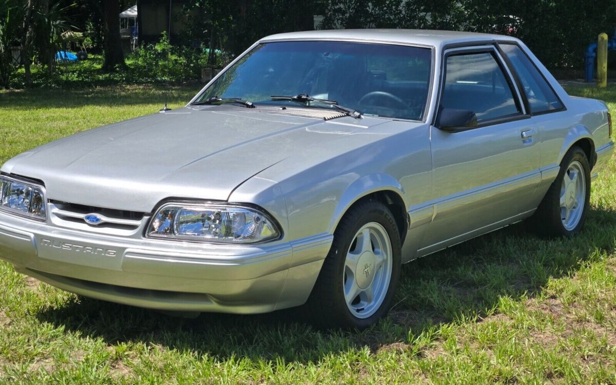 Ford-Mustang-Coupe-1991-8
