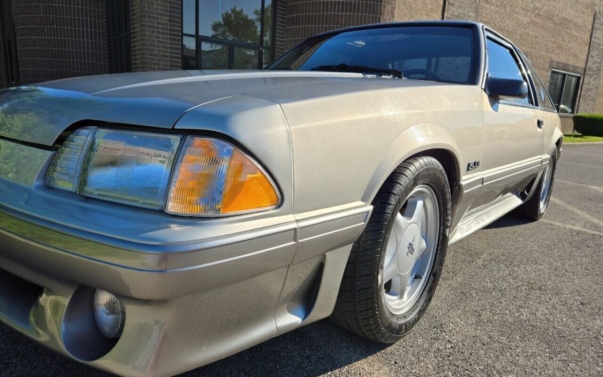 Ford-Mustang-Coupe-1992-18