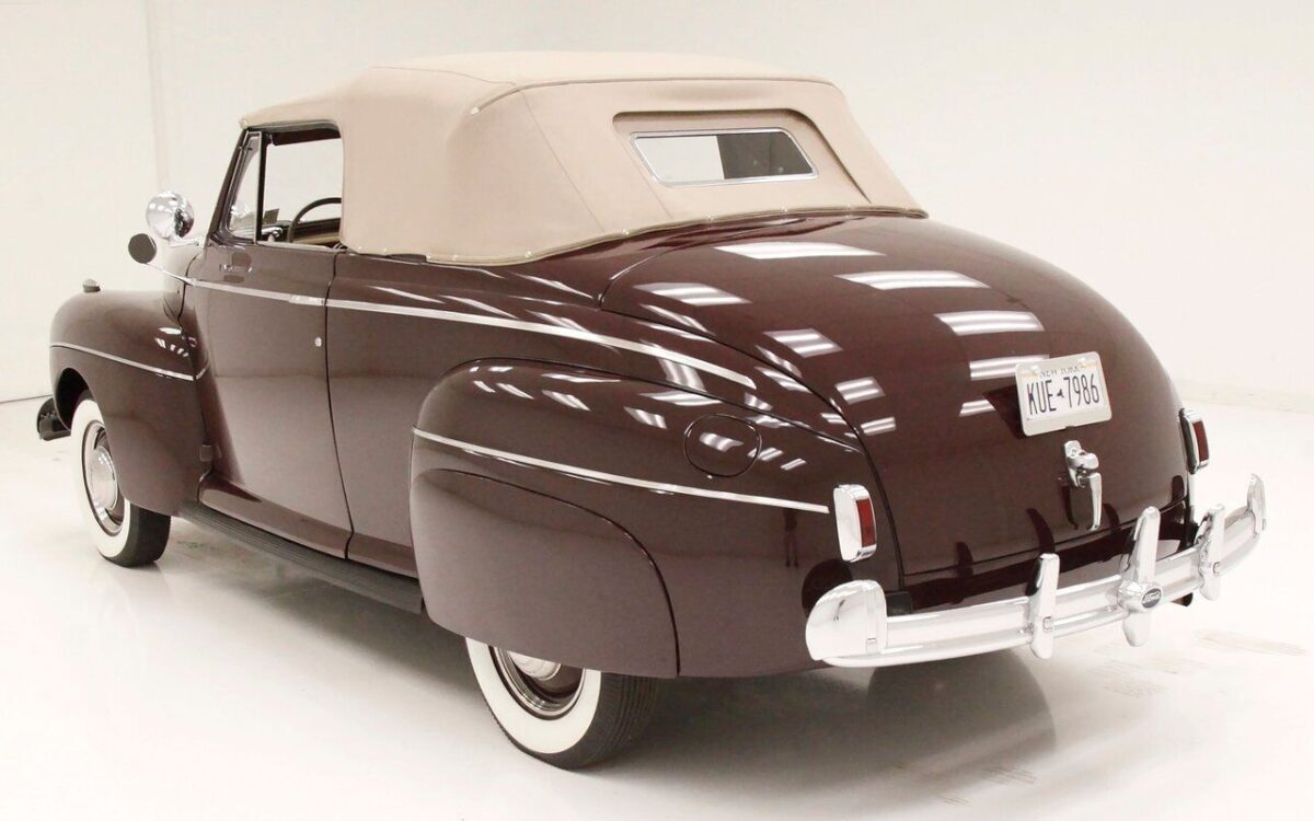 Ford-Super-Deluxe-Cabriolet-1941-4