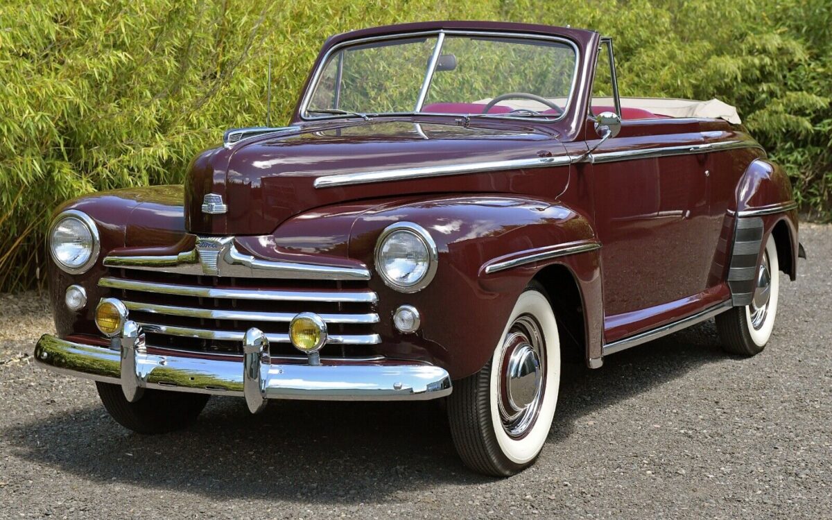 Ford-Super-Deluxe-Cabriolet-1947