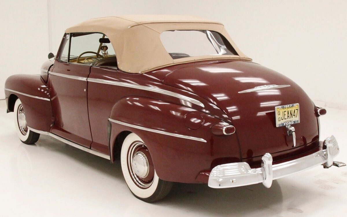 Ford-Super-Deluxe-Cabriolet-1947-4