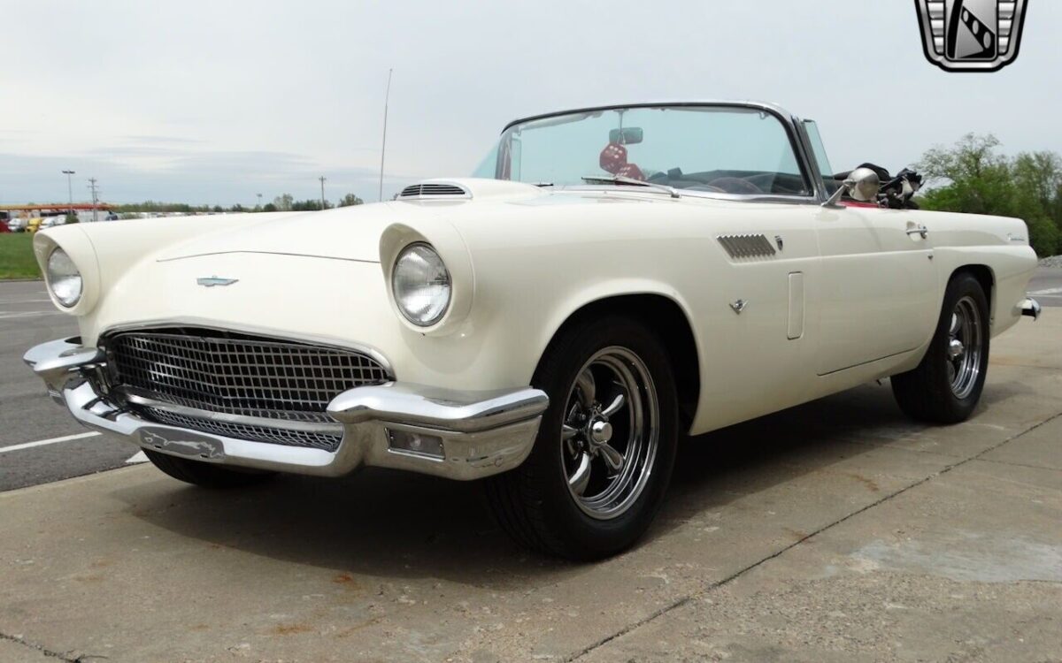 Ford-Thunderbird-1956-2