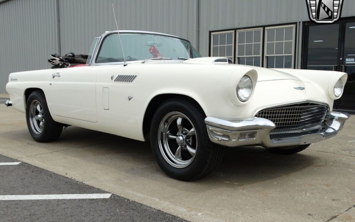 Ford-Thunderbird-1956-8