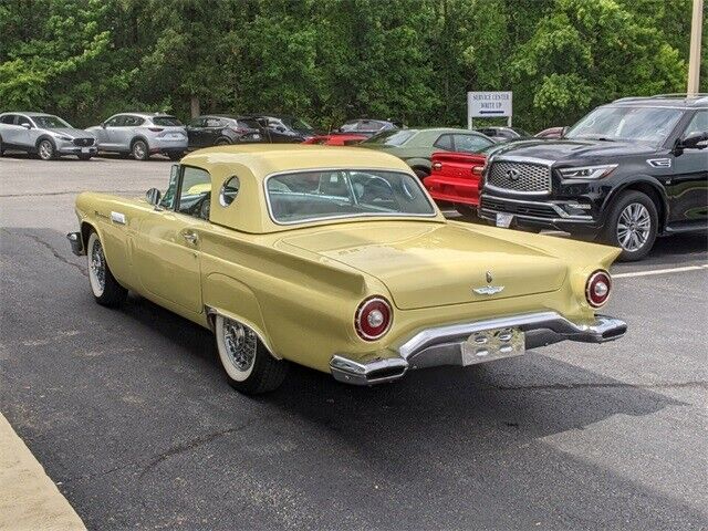 Ford-Thunderbird-1957-3