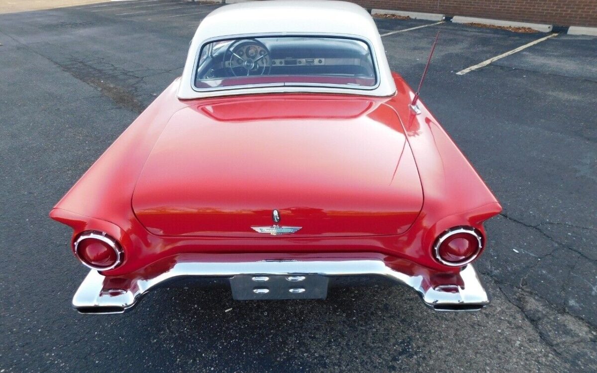 Ford-Thunderbird-1957-4