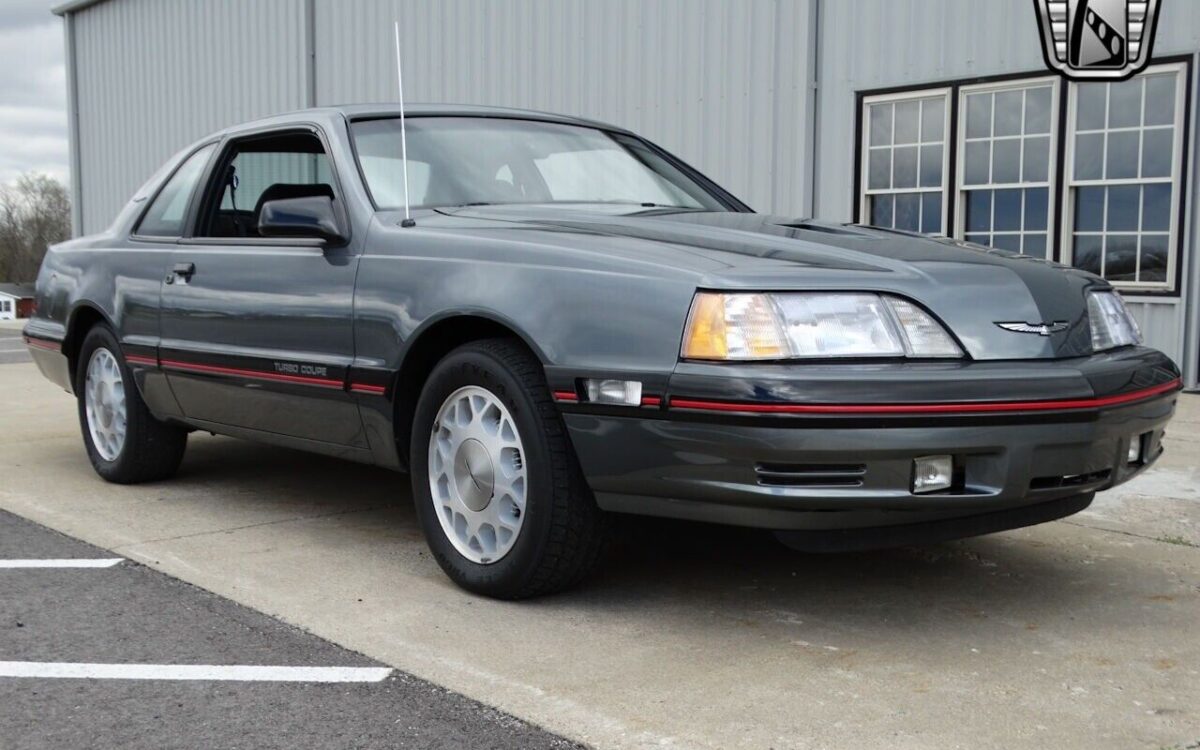 Ford-Thunderbird-1987-8