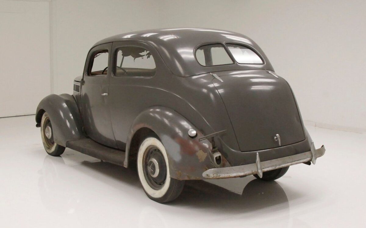 Ford-Tudor-Sedan-Berline-1937-2
