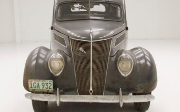 Ford-Tudor-Sedan-Berline-1937-6