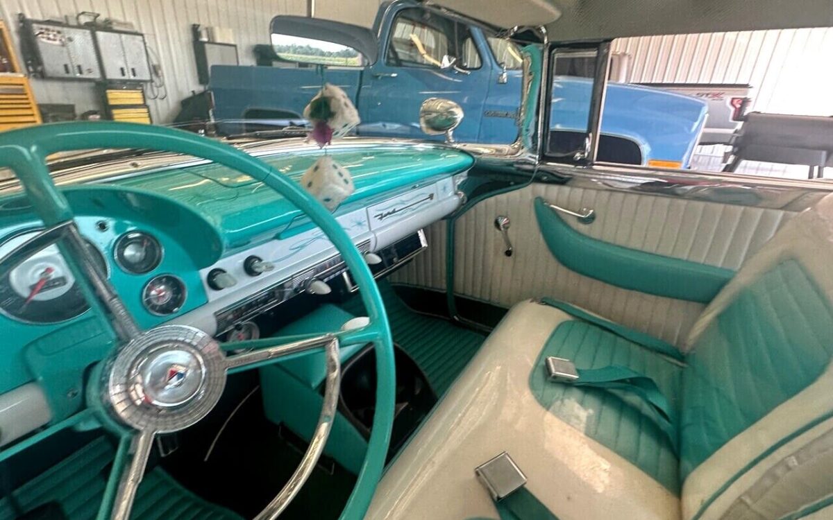 Ford-Victoria-1956-17