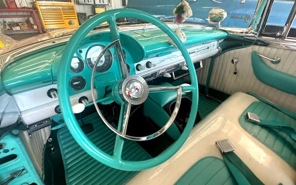 Ford-Victoria-1956-18