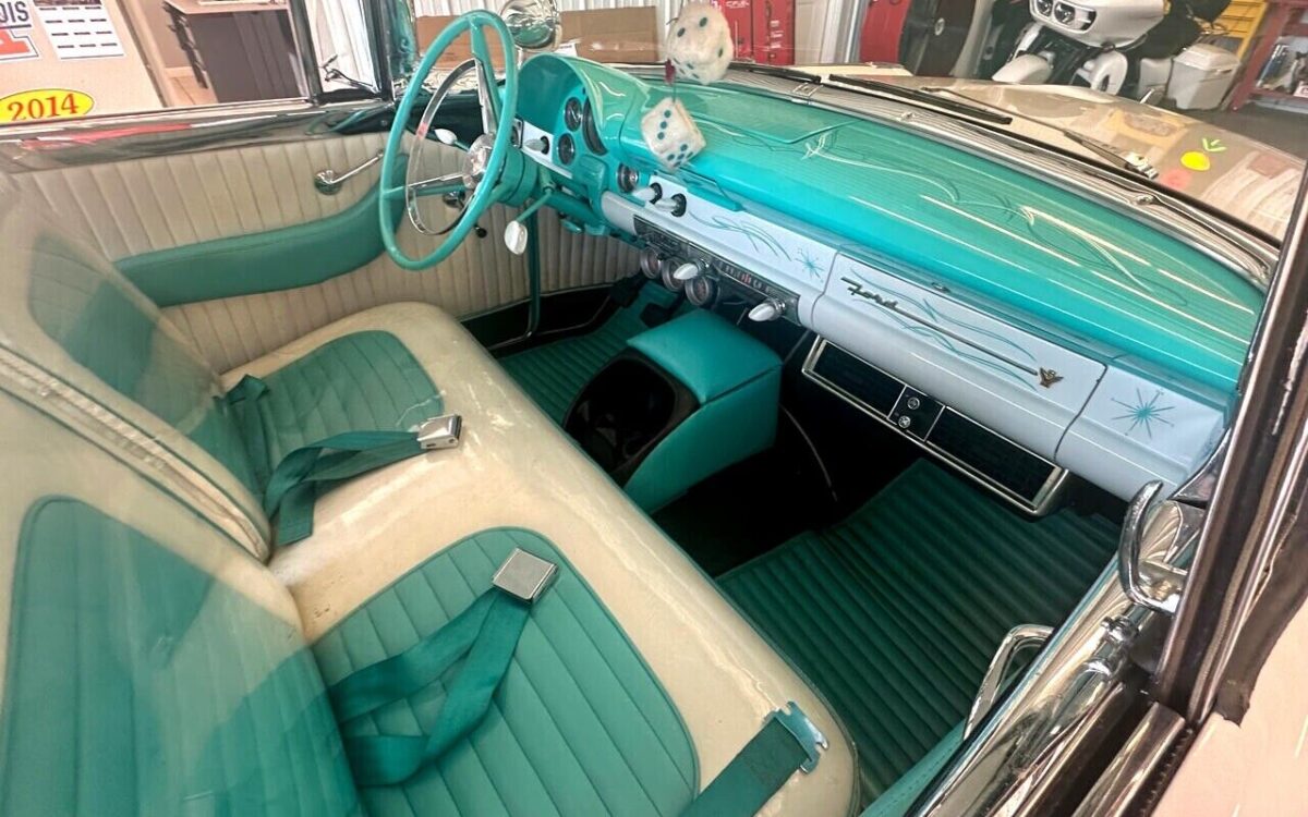 Ford-Victoria-1956-21