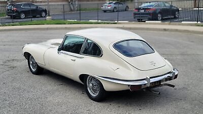 Jaguar-E-Type-Coupe-1969-9