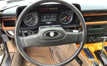 Jaguar-XJ8-Cabriolet-1988-20