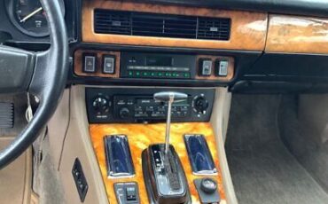 Jaguar-XJ8-Cabriolet-1988-21