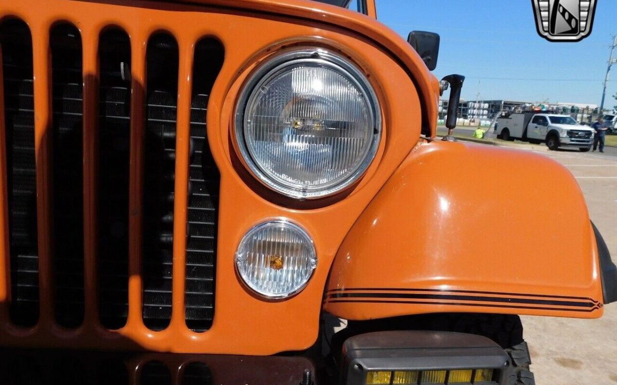 Jeep-CJ-1977-9