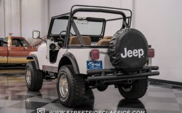 Jeep-CJ-1981-11
