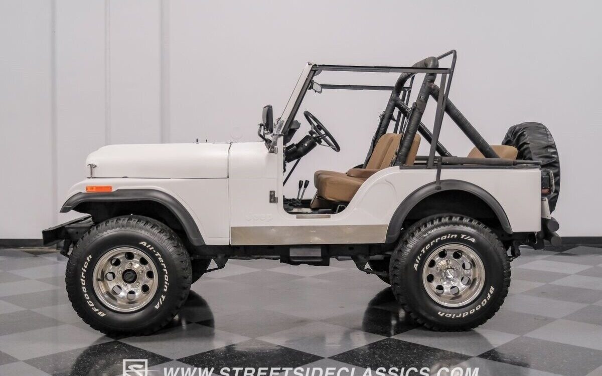 Jeep-CJ-1981-2