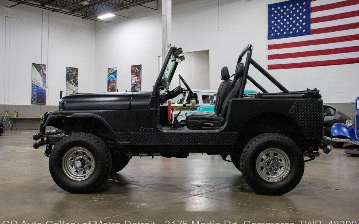 Jeep-CJ-1984-1