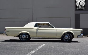 Lincoln-Continental-1970-7