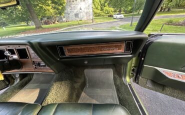 Lincoln-Continental-1972-19