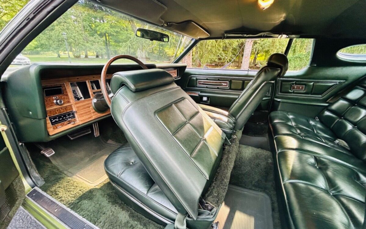 Lincoln-Continental-1972-39