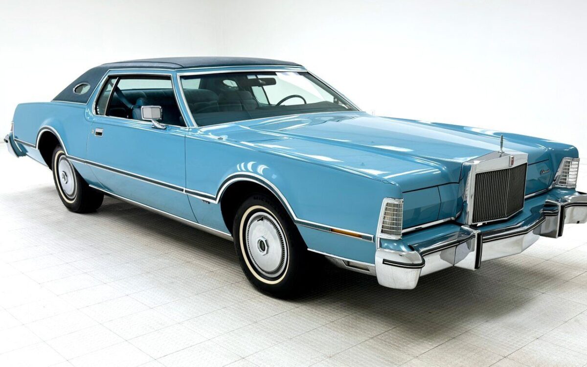 Lincoln-Continental-1975-6