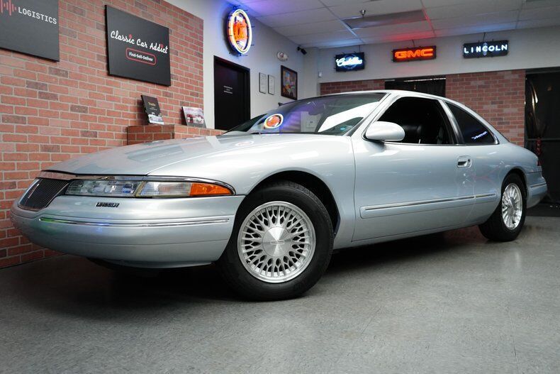 Lincoln-Mark-Series-Coupe-1993-1