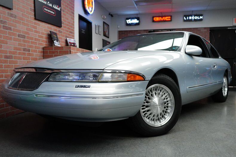Lincoln-Mark-Series-Coupe-1993-2