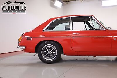 MG-MGB-GT-1971-8