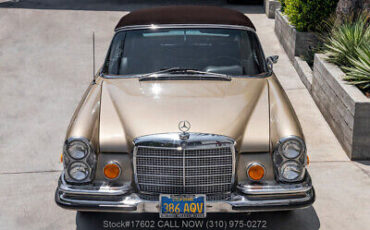 Mercedes-Benz-200-Series-1970-9