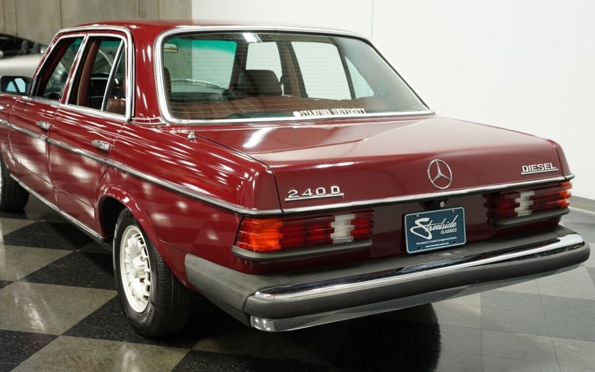 Mercedes-Benz-200-Series-Coupe-1983-7