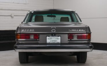 Mercedes-Benz-300-CD-Coupe-1984-10