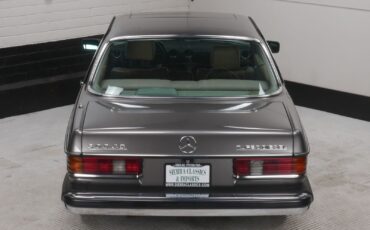 Mercedes-Benz-300-CD-Coupe-1984-11