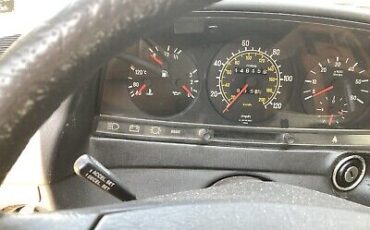 Mercedes-Benz-300-Series-1984-10