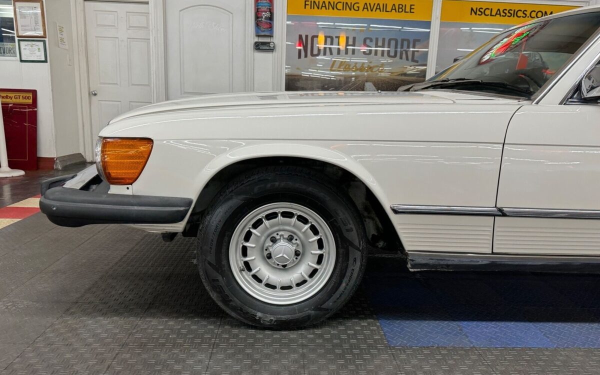 Mercedes-Benz-400-Series-1977-16