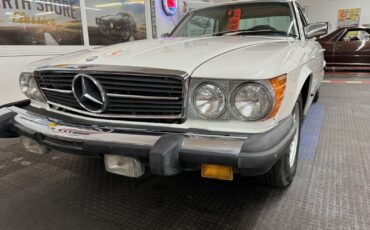 Mercedes-Benz-400-Series-1977-8