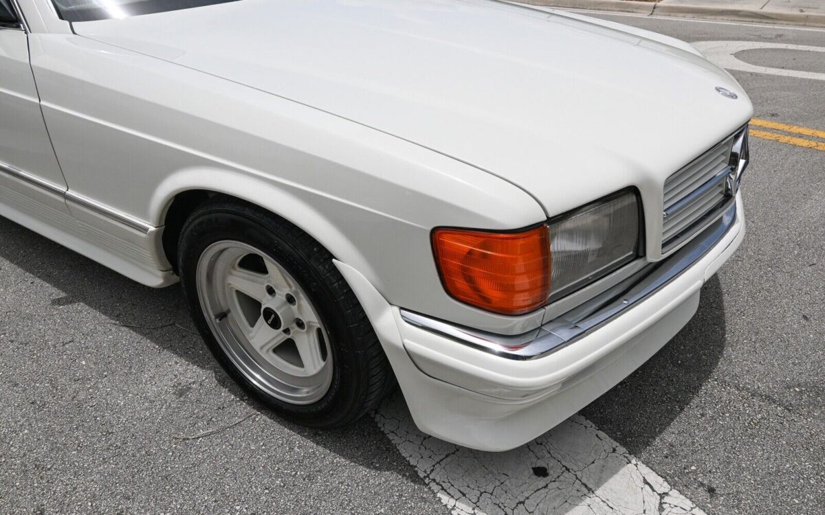 Mercedes-Benz-500-Series-1985-11