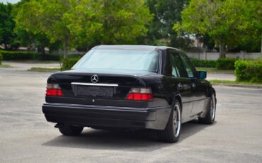 Mercedes-Benz-500E-6.0-AMG-1993-11