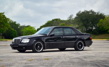 Mercedes-Benz-500E-6.0-AMG-1993-2