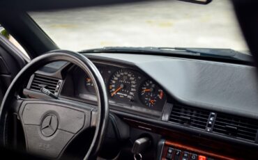 Mercedes-Benz-500E-6.0-AMG-1993-39