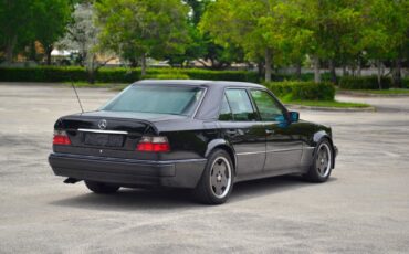 Mercedes-Benz-500E-6.0-AMG-1993-9