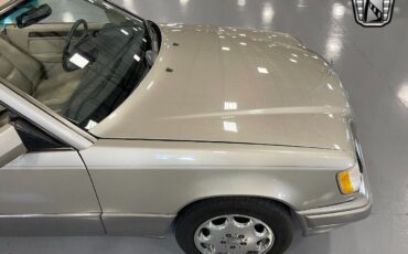 Mercedes-Benz-E-Class-Cabriolet-1994-7
