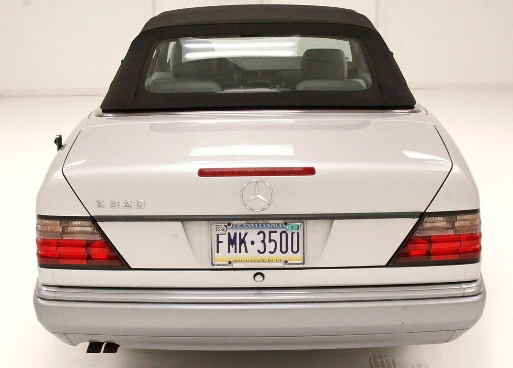 Mercedes-Benz-E-Class-Cabriolet-1994-7