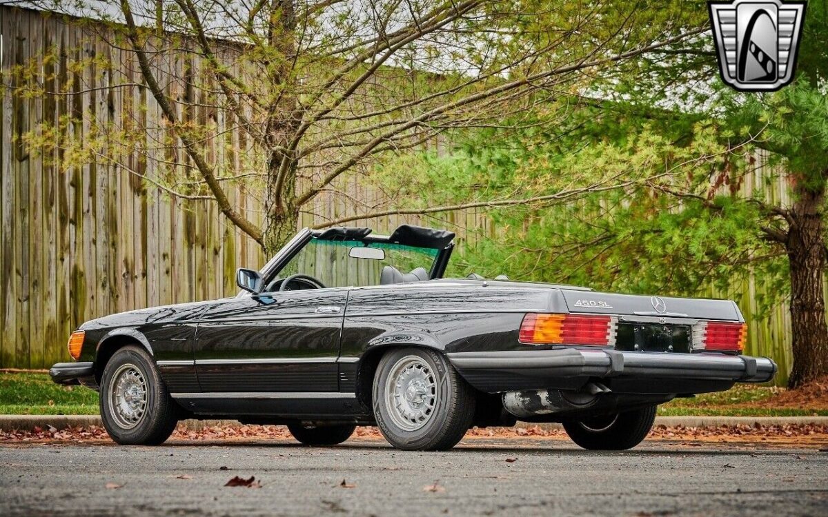 Mercedes-Benz-SL-Class-1977-4