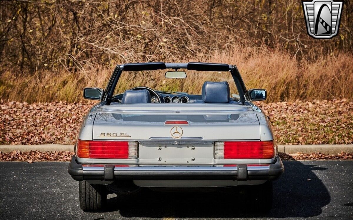 Mercedes-Benz-SL-Class-1988-5