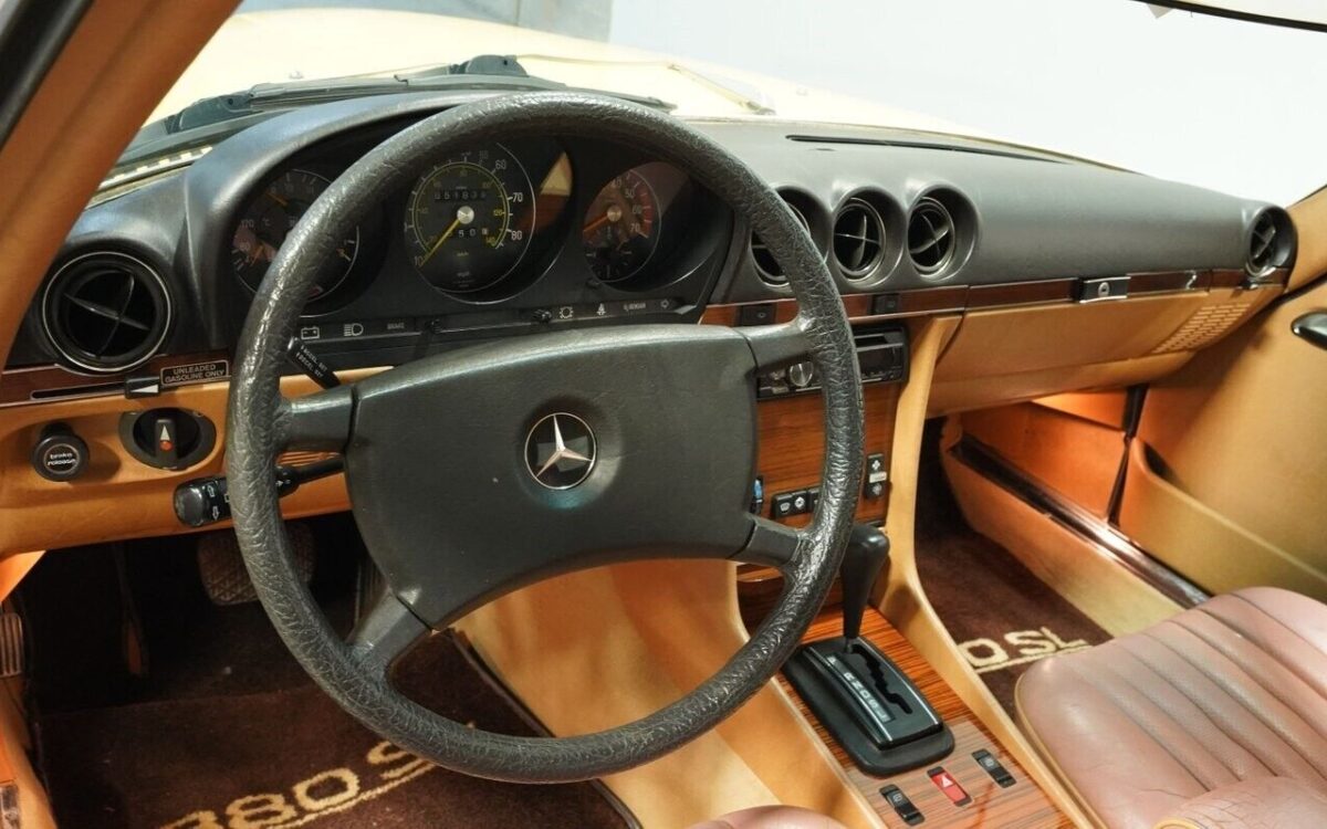 Mercedes-Benz-SL-Class-Cabriolet-1982-32