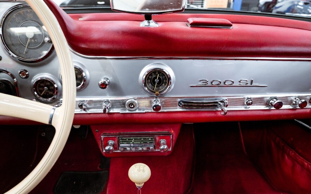 Mercedes-Benz-SL-Class-Coupe-1956-15
