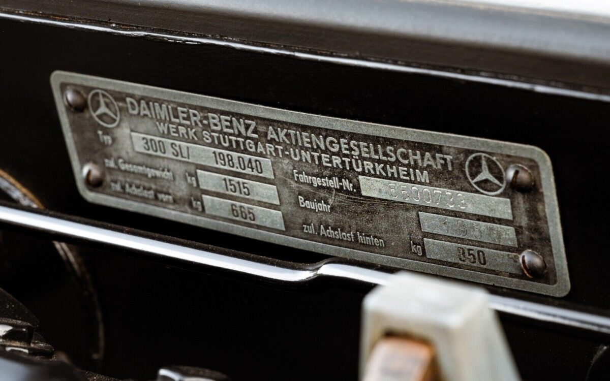 Mercedes-Benz-SL-Class-Coupe-1956-30