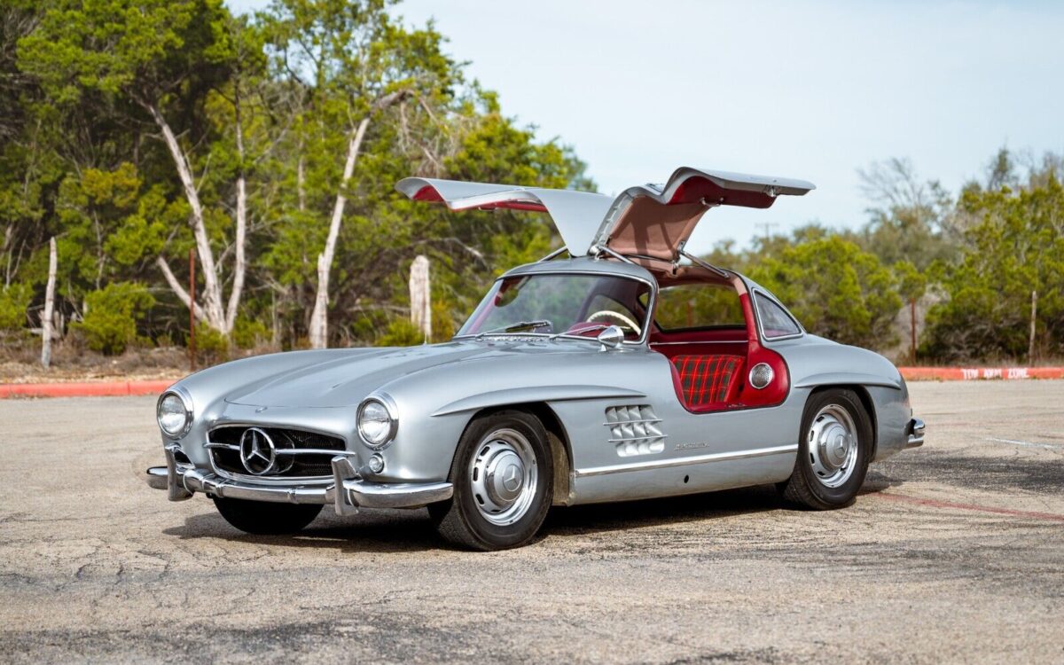 Mercedes-Benz-SL-Class-Coupe-1956-8