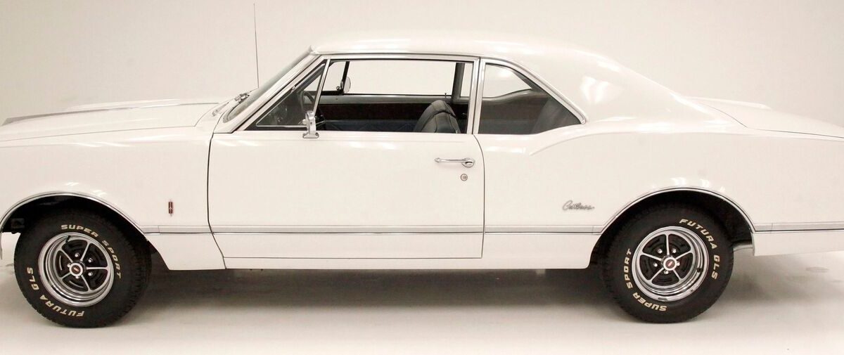 Oldsmobile-Cutlass-Coupe-1966-2